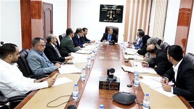 مجلس القضاء ينتدب عدداً من القضاة في محاكم عدن ويرفع الحصانة عن آخرين 