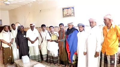 لقاء مشترك بين الهيئتين التنفيذيتين لانتقالي الغيضة وحوف لتنسيق الجهود