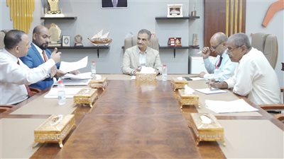 محافظ العاصمة عدن يطلع على مستوى تنفيذ التدخل الحكومي بمستشفى الجمهورية 