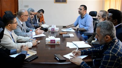 وزير التخطيط يبحث مع منسق الأمم المتحدة أزمة النزوح واختطاف موظفي المنظمات 