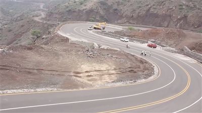 وضع اللمسات الأخيرة في خط نقيل الربض بمحافظة الضالع 