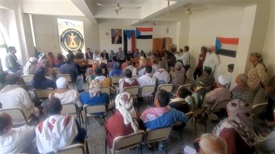 رئيس انتقالي أبين يزور رُصد يافع ويلتقي قيادتها وشخصياتها القبلية والاجتماعية