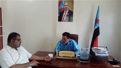 غيثان يبحث قرارات توقيف الدراسة في معهد أمين ناشر فرع أبين 