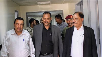 محافظ الضالع يتفقد سير العمل في عدداً من المرافق الصحية