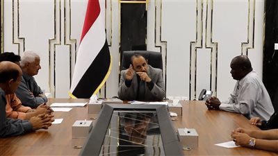 بن ماضي يطلع على النشاط الثقافي والتاريخي لمركز حضرموت للدراسات التاريخية