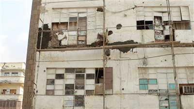 تدشين العمل بمشروع ترميم العمائر المتهالكة في مديرية المعلا