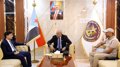 الكثيري يطّلع على نشاط الهيئة التنفيذية لانتقالي المهرة