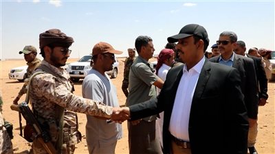 بن ماضي يتفقد سير العمل في ميناء الوديعة البري بحضرموت 