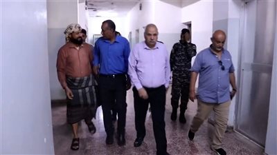 مدير صحة عدن يتفقد مستشفى الأمراض النفسية بالشيخ عثمان 
