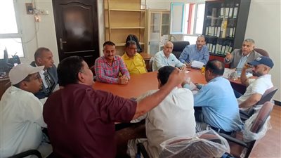 أمين العاصمة عدن يؤكد تعاون الجميع لحل إشكالية المياه في صيرة