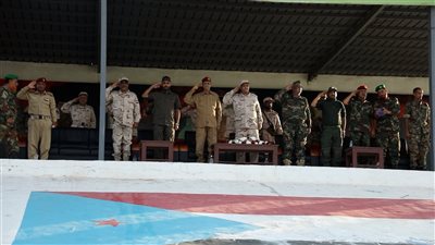 تزامنًا مع ذكرى 14 أكتوبر.. اللواء الأول حزم يختتم دورته التدريبة بعرض عسكري مهيب