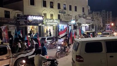 سيئون تتوهج بالألعاب النارية احتفالاً بثورة 14 أكتوبر ومليونية الهوية الجنوبية