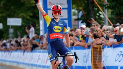 «الإمارات القابضة» يتعاقد مع بورجيني وتشابمان