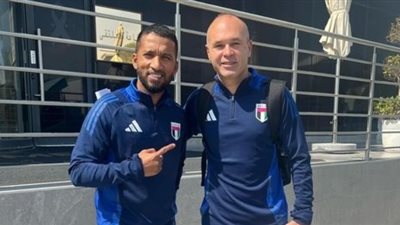 إنييستا يدشن مشواره التدريبي من الإمارات