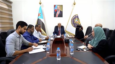 مركز البحوث بالمجلس الانتقالي يناقش تحديات المرحلة وإيجاد الحلول