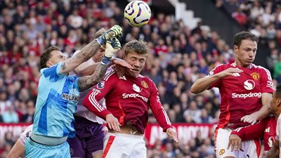 مانشستر يونايتد يقلب الطاولة على برينتفورد ويعود إلى سكة الانتصارات