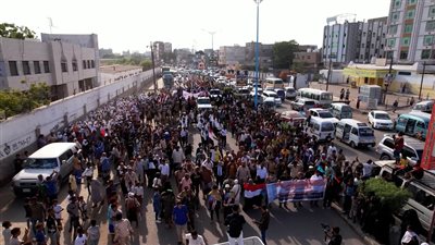 مهرجان كرنفالي بمناسبة ذكرى ثورة أكتوبر بمديرية دار سعد بالعاصمة عدن