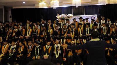 تقرير.. كلية الحقوق بجامعة عدن تحتفي بتخرج الدفعة 43 من منتسبيها