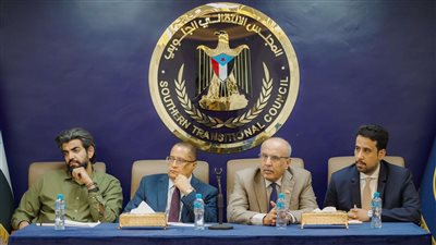 الكثيري والخبجي يرأسان اجتماعاً موسعا لرؤساء نقابات عمال الجنوب وممثلي الاتحادات والهيئات العسكرية والأمنية الجنوبية