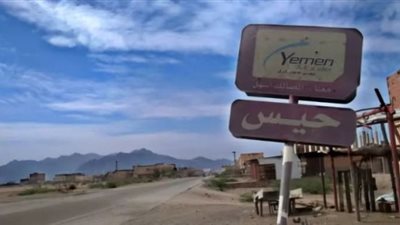 حفريات للحوثيين تقطع الاتصالات والإنترنت عن حيس والخوخة جنوبي الحديدة