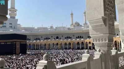 السعودية تعلن نجاح خطتها التشغيلية في ليلة 27 من شهر رمضان بالحرمين الشريفين