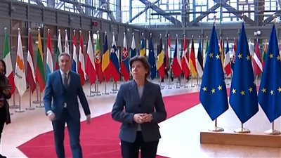 الاتحاد الأوروبي يفرض عقوبات على إيران لاحتجازها رعايا أوروبيين