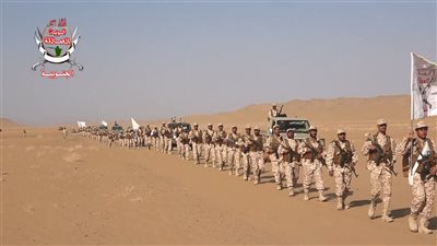 قوات العمالقة الجنوبية تنفذ مسيرًا عسكريًا لتعزيز الجاهزية القتالية 