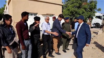 محافظ حضرموت يتفقد مشاريع أمنية وتعليمية وصحية بالمكلا ضمن استعدادات ذكرى التحرير