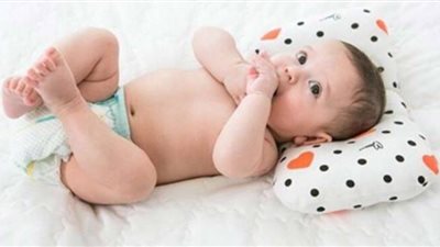 هل من الآمن أن ينام الطفل على مخدة.. إليك الأضرار والمخاطر المحتملة