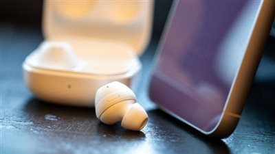 Galaxy Buds Core.. سماعات جديدة من سامسونج تقفز بعمر البطارية لمستوى جديد