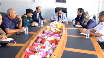 السلطة المحلية بشبوة تتلقى إشادات رسمية باحترامها لحقوق الإنسان