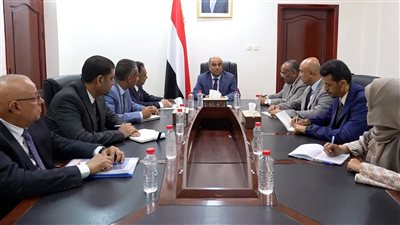 رئيس الوزراء يوجه بتعجيل تنفيذ خطط تطوير الاتصالات والبنية التحتية لقطاع 