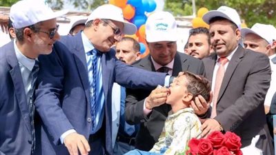 تقرير.. رئيس الوزراء يدشن الحملة الوطنية الطارئة للتحصين ضد شلل الأطفال بالعاصمة