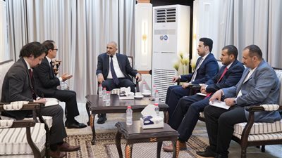 الرئيس الزُبيدي يناقش مع السفير الياباني سبل مضاعفة الدعم التنموي لبلادنا