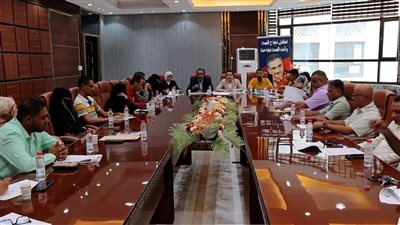 تنفيذي خور مكسر يناقش تقارير التربية والضرائب ويؤكد على تفعيل الأداء المؤسسي