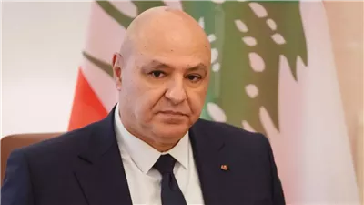 الرئيس اللبناني يؤكد على سحب سلاح حزب الله وتسليمه إلى الجيش