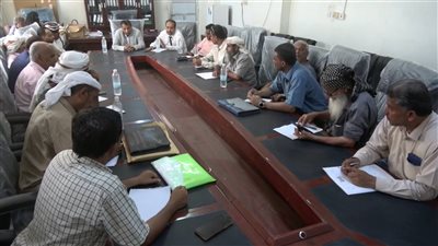 محافظ أبين يترأس اجتماعا تربويا موسعا لمناقشة استعدادات العام الدراسي الجديد