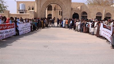 أبناء تريم يطالبون بمحاسبة المتورطين في مقتل 