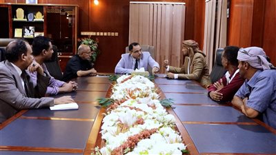 الوزير السقطري يناقش قضايا القطاع السمكي في محافظة شبوة