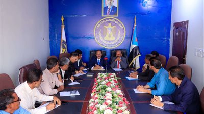 فريق التوجيه والرقابة الرئاسي يصل شبوة ويلتقي بالهيئة التنفيذية لانتقالي المحافظة