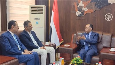 لملس والأشول يبحثان تعزيز التعاون الاقتصادي وتحسين معيشة المواطنين بالعاصمة عدن
