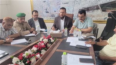 وكيلا العاصمة عدن يشيدان بجهود السلطة المحلية بالمنصورة 