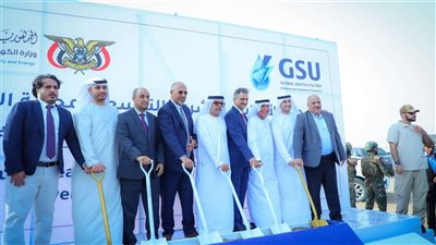 الرئيس الزُبيدي يدشّن المرحلة الثانية من مشروع محطة الطاقة الشمسية بالعاصمة عدن
