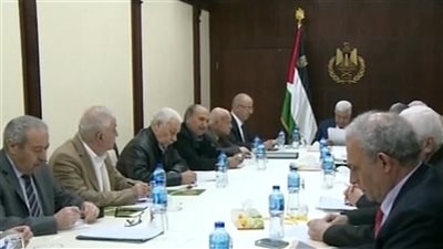 واشنطن تحظر دخول عباس و80 من كبار مسؤولي السلطة الفلسطينية 