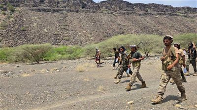 ارتقاء شهيد من القوات الجنوبية في هجوم على معاقل تنظيم القاعدة بأبين