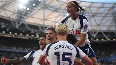 توتنهام يستعيد توازنه بثلاثية في الديربي اللندني