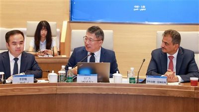 لملس يجدد دعوة للشركات الصينية للاستثمار بمشاريع استراتيجية في عدن 