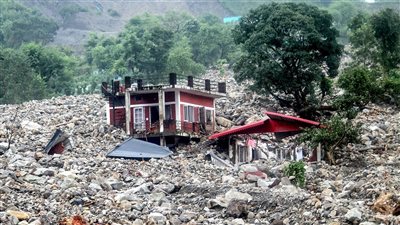 مقتل 15 شخصاً في انهيارات أرضية بعد أمطار غزيرة شمال الهند