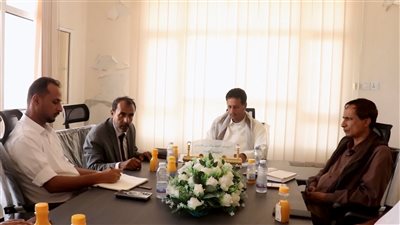 فريق التوجيه والرقابة الرئاسي يناقش أوضاع مشاريع مياه الريف في المهرة