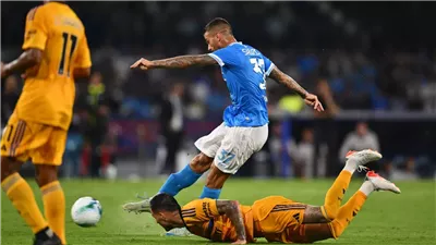 الدوري الإيطالي.. نابولي ينفرد بالقمة بفوز صعب على بيزا